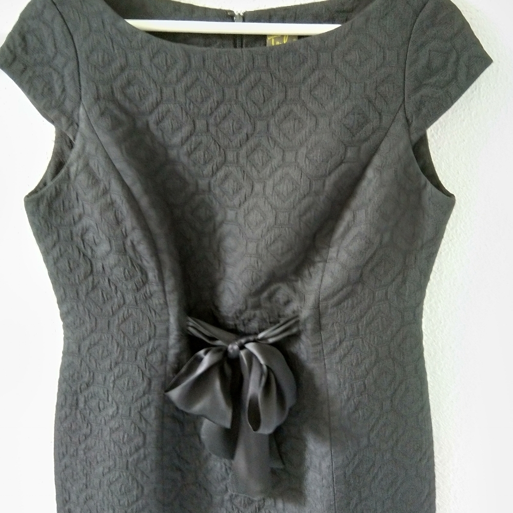 Black jacquard dress with adjustable bow